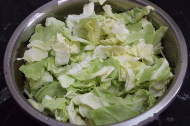 手撕包菜怎么炒不出水 c4ccdff1caa043a2bb9b72f17bcdd301.jpeg