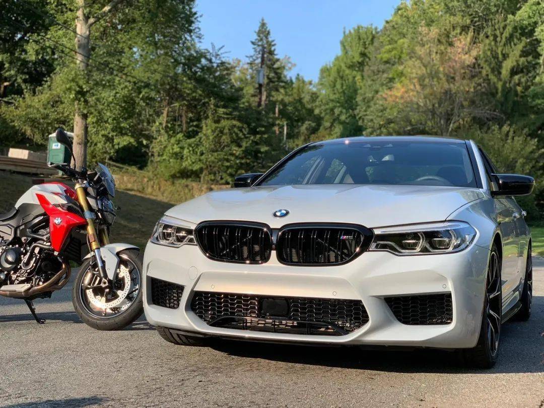 宝马跑车多少一台 edc16d5fae7a475094b5b0b81ba8d412.jpeg