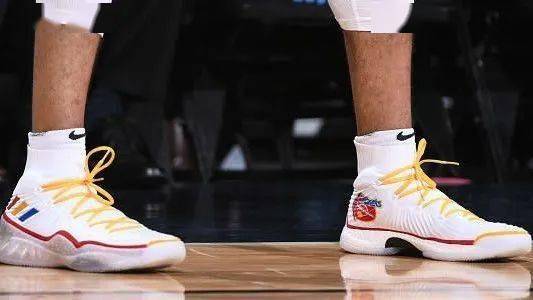 Waffle|侃鞋丨阿迪达斯的2020：惨痛之下，仍有光芒