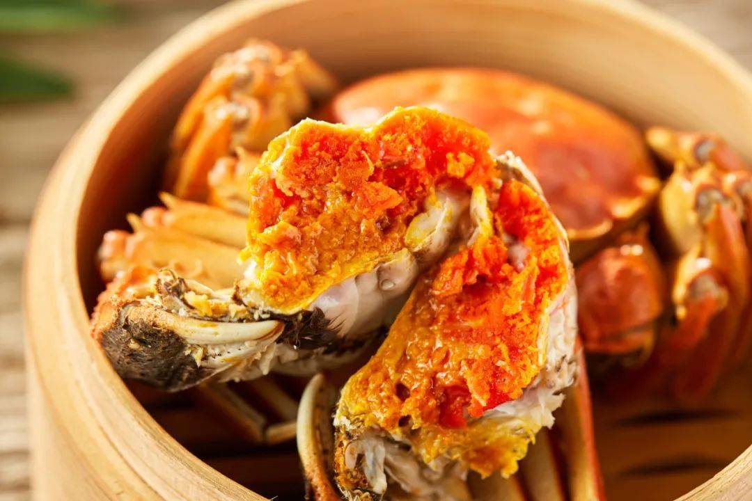 阳澄湖|什么是好吃的大闸蟹！咬一口“biu~”爆膏流黄15年老蟹农告诉你