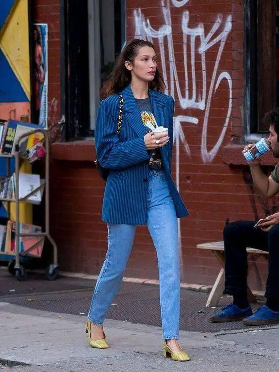 什么|穿衣搭配：外套里面穿什么？这3款基础内搭让你时髦整个秋天！