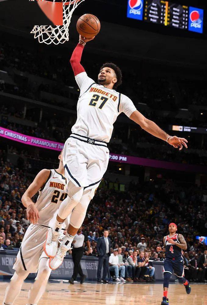 Waffle|侃鞋丨阿迪达斯的2020：惨痛之下，仍有光芒