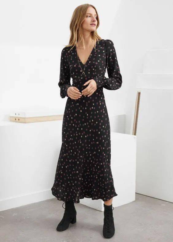 什么|穿衣搭配：外套里面穿什么？这3款基础内搭让你时髦整个秋天！