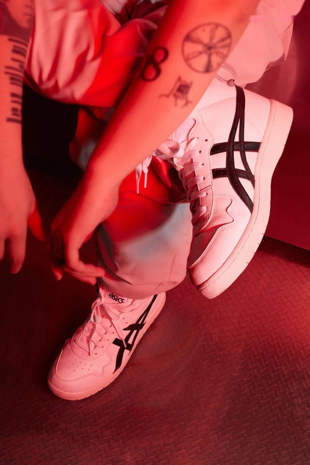 合作|赋予 ASICS 和 Chace 极强风格特质的，究竟是什么？