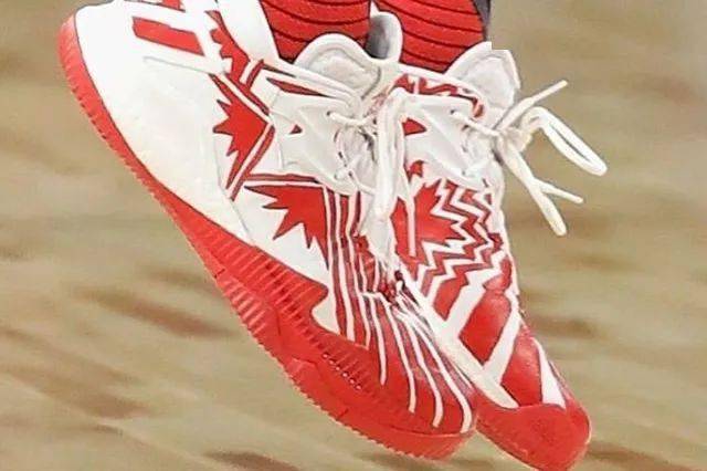 Waffle|侃鞋丨阿迪达斯的2020：惨痛之下，仍有光芒