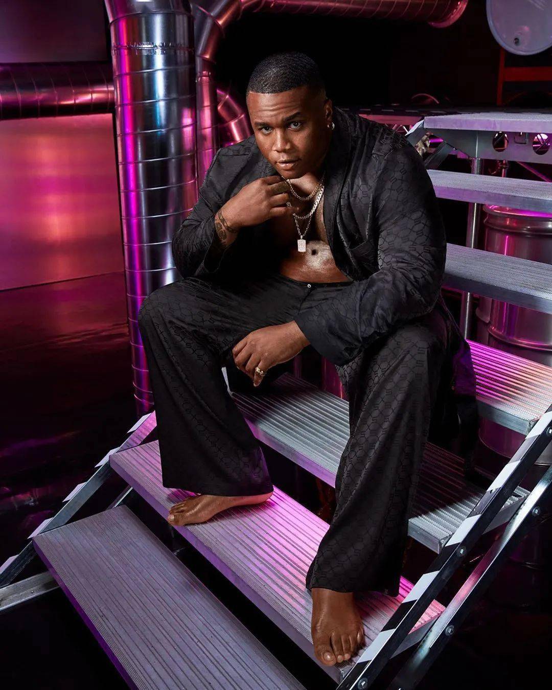 Rihanna|蕾哈娜又赢了，男士内衣系列刚发售就卖到断货！