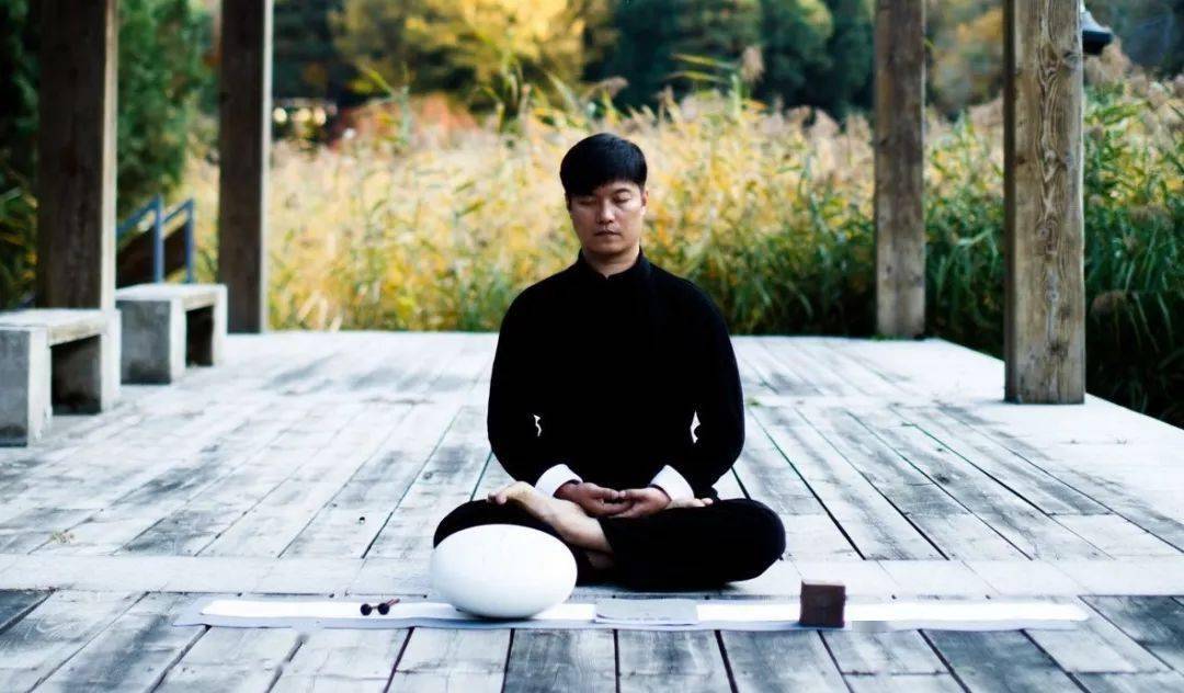 黄帝内经|38岁拿下彭于晏，6分长相却凭素颜艳压全场：懂的人知道，人家年轻的秘密都在这