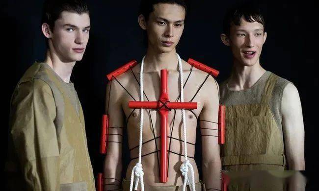 Waffle|侃鞋丨阿迪达斯的2020：惨痛之下，仍有光芒