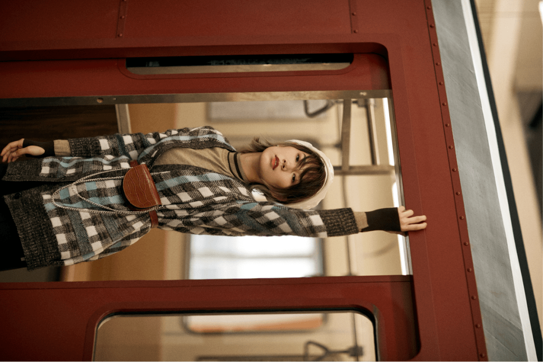 百货|FF仿佛丨国庆穿什么 | 拍照这样穿，每天都美成时尚海报！