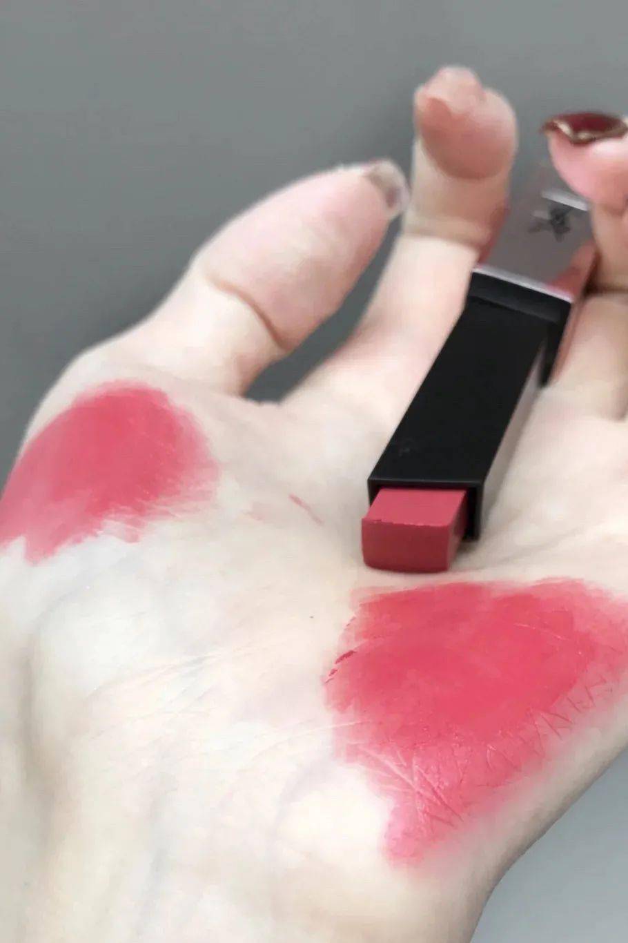 口红|大无语事件，追剧也能选色号？