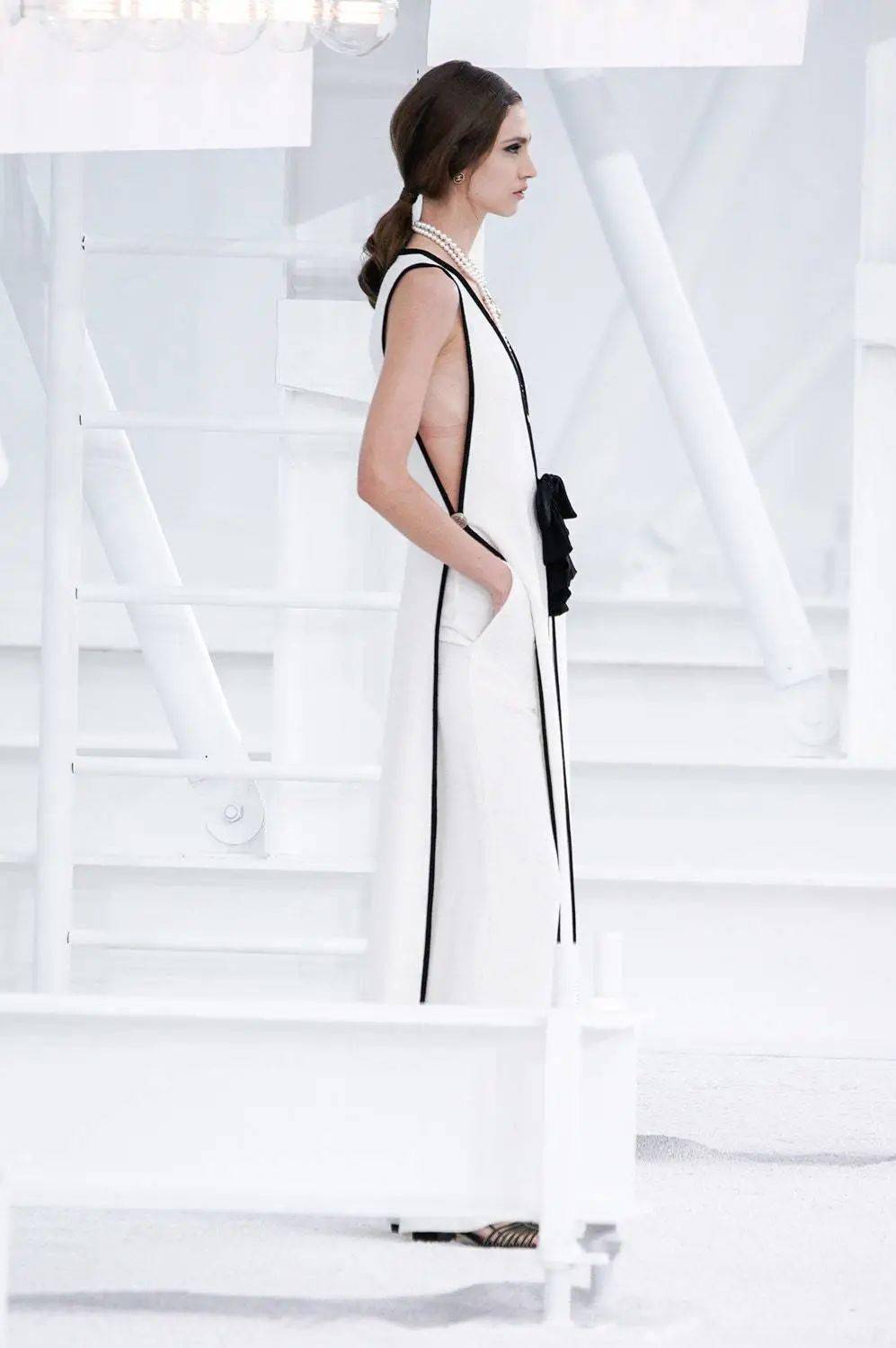 系列|穿香奈儿的女人，不需要时髦