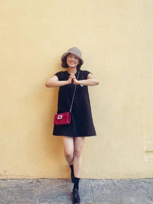 连衣裙|马思纯成“富太太”了？穿高贵连衣裙戴珍珠项链，太“富态”了