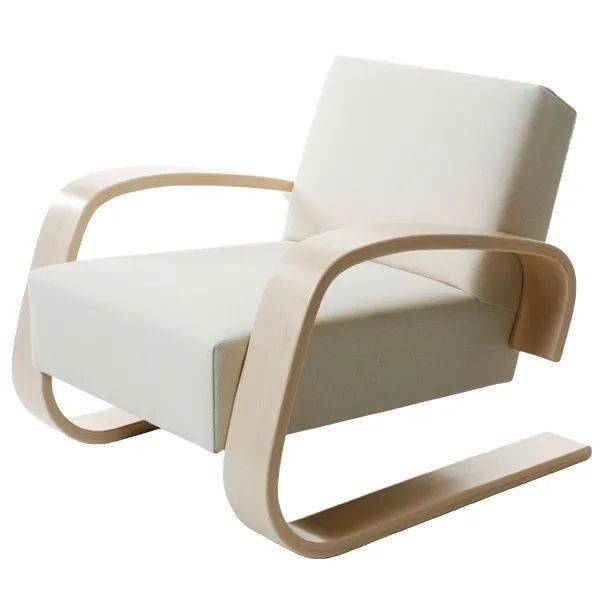 chair,像是北欧设计之父阿尔托就一口气设计了好几款角度更倾斜,椅面
