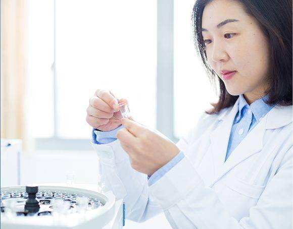 氨基酸|拒绝“螨虫脸”，5秒揉一揉，螨虫全出来了，痘痘黑头全没了！