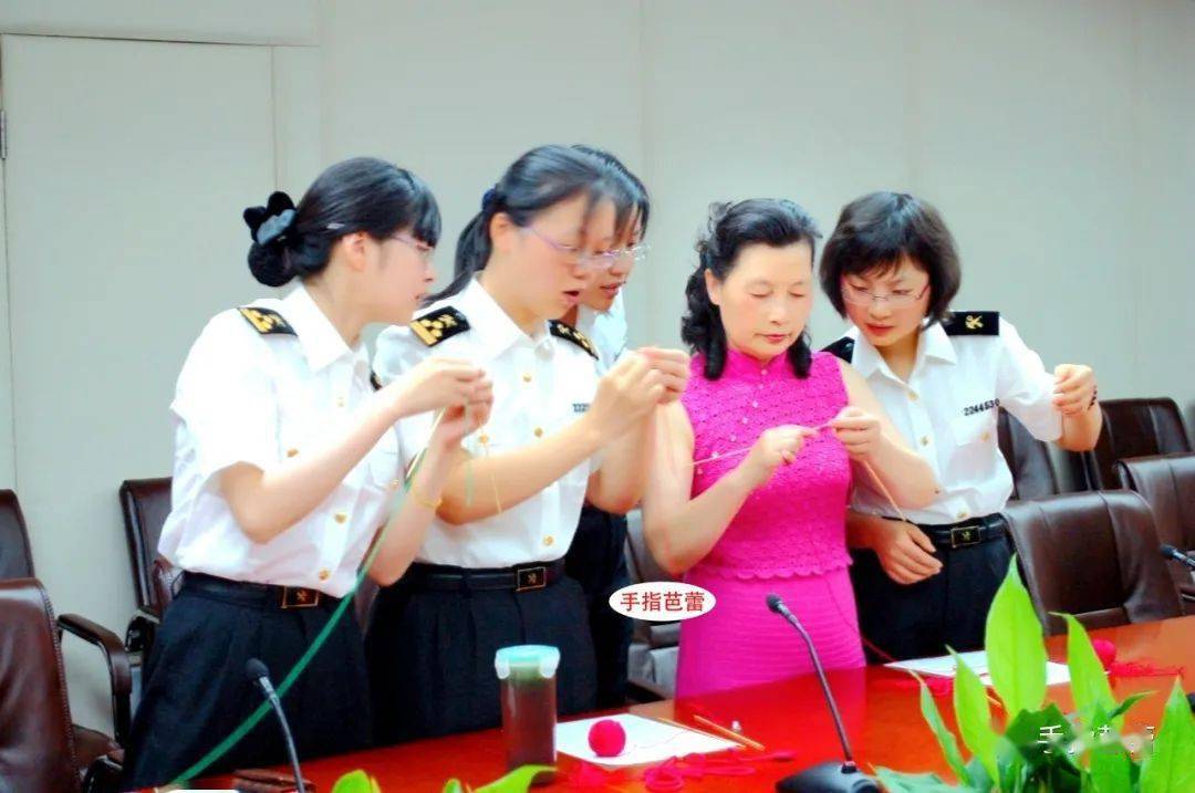 中国|大家想看看我穿钩织旗袍的样子 化纤线钩织的旗袍