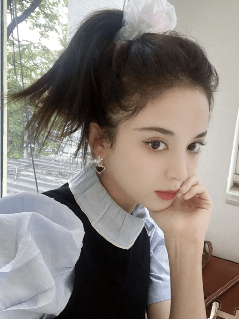 在线|看完娜扎的在线求助，我笑着笑着就哭了……