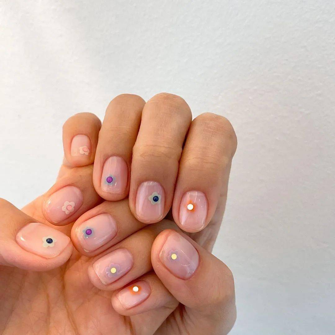 款式|赶紧存图！40款秋冬美甲，显白不挑人！