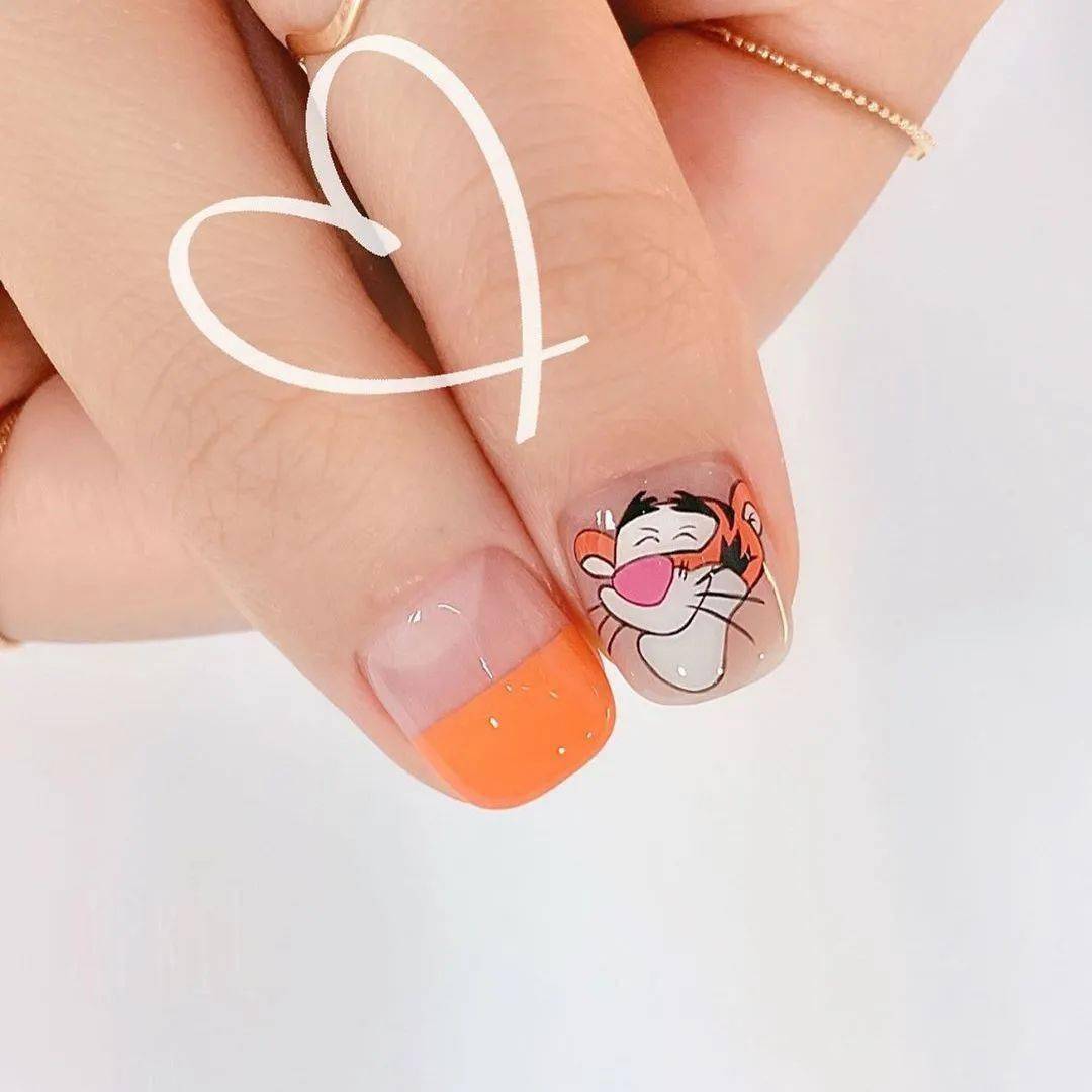 款式|赶紧存图！40款秋冬美甲，显白不挑人！