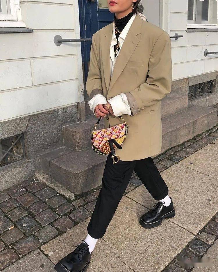 黑色|秋天这件内搭才是刚需！！