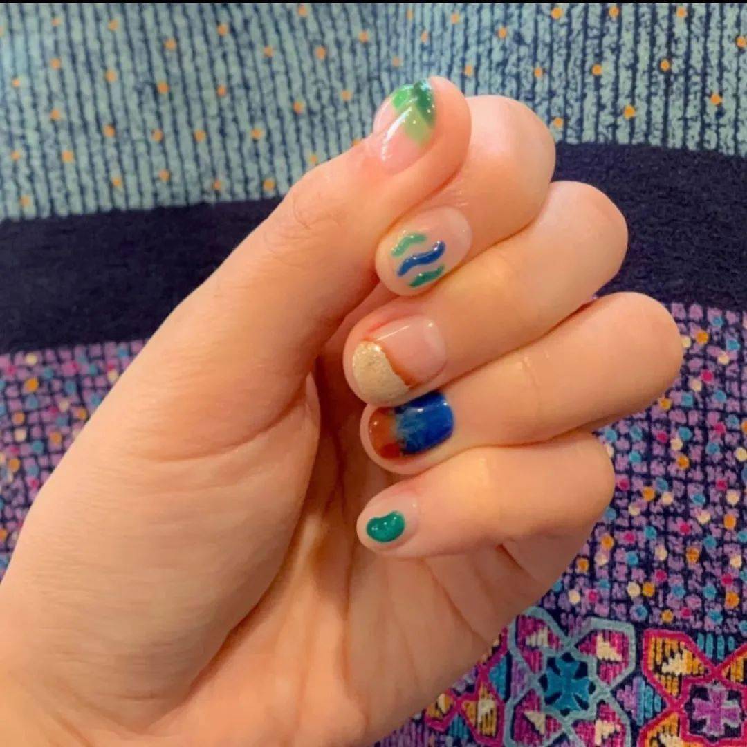 款式|赶紧存图！40款秋冬美甲，显白不挑人！