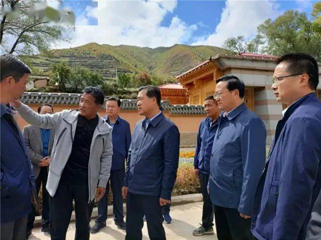 甘南州委州政府领导调研临潭县冶力关大景区和扶贫车间建设情况