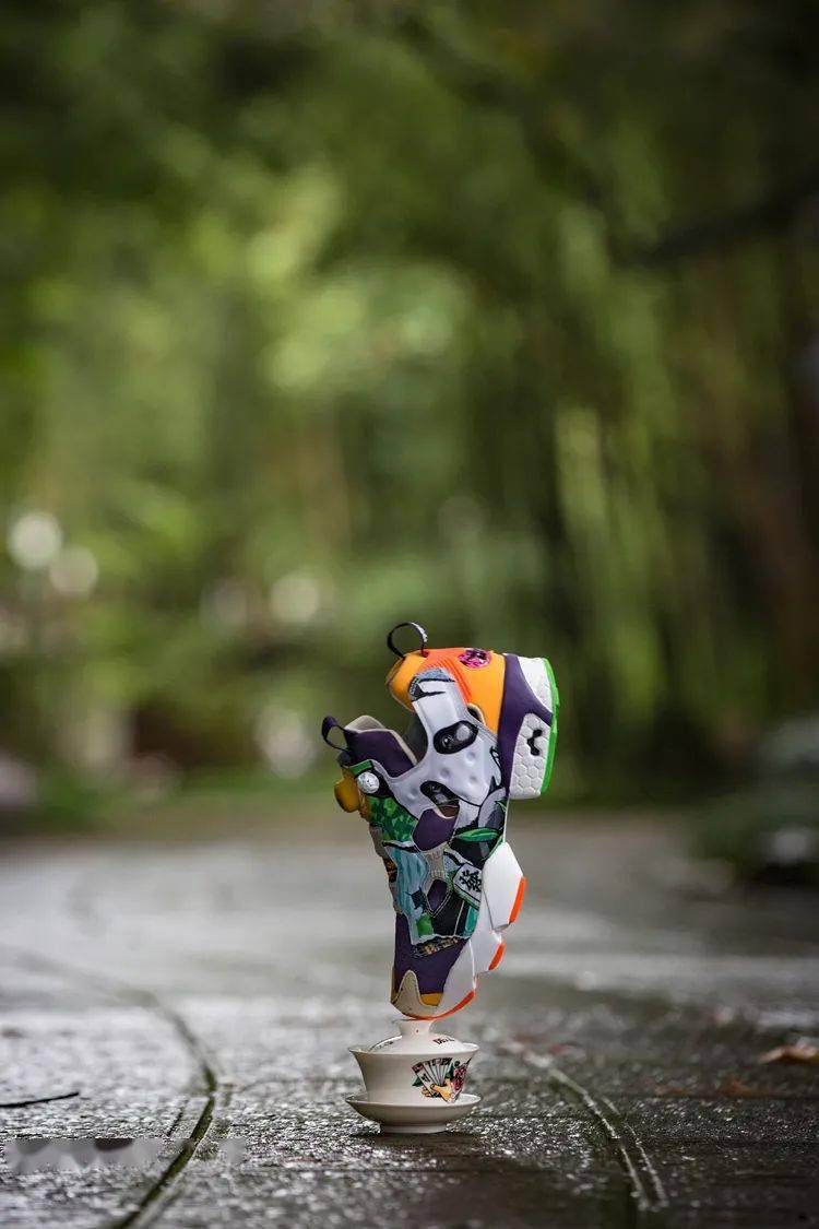 成都|细节多到数不过来！「成都」配色三方联名新鞋来了！