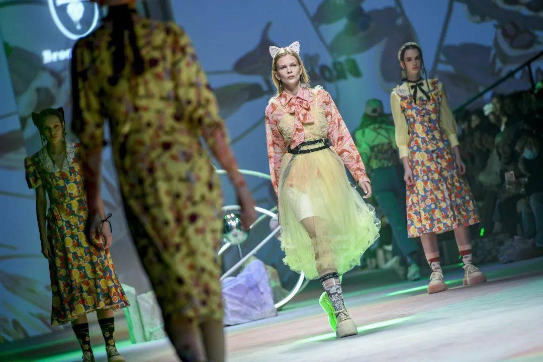 陆玺娅|不愧是你！本季最“拼”的设计师品牌～