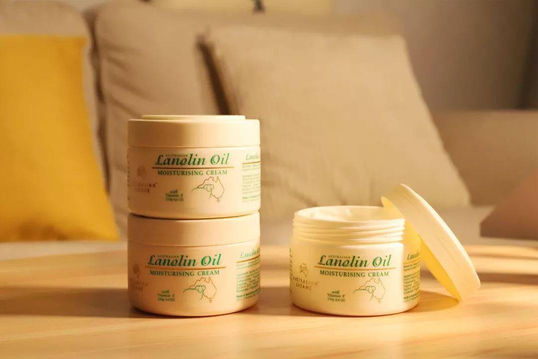 女人|懂得往脸上抹油的女人，还打个P玻尿酸！