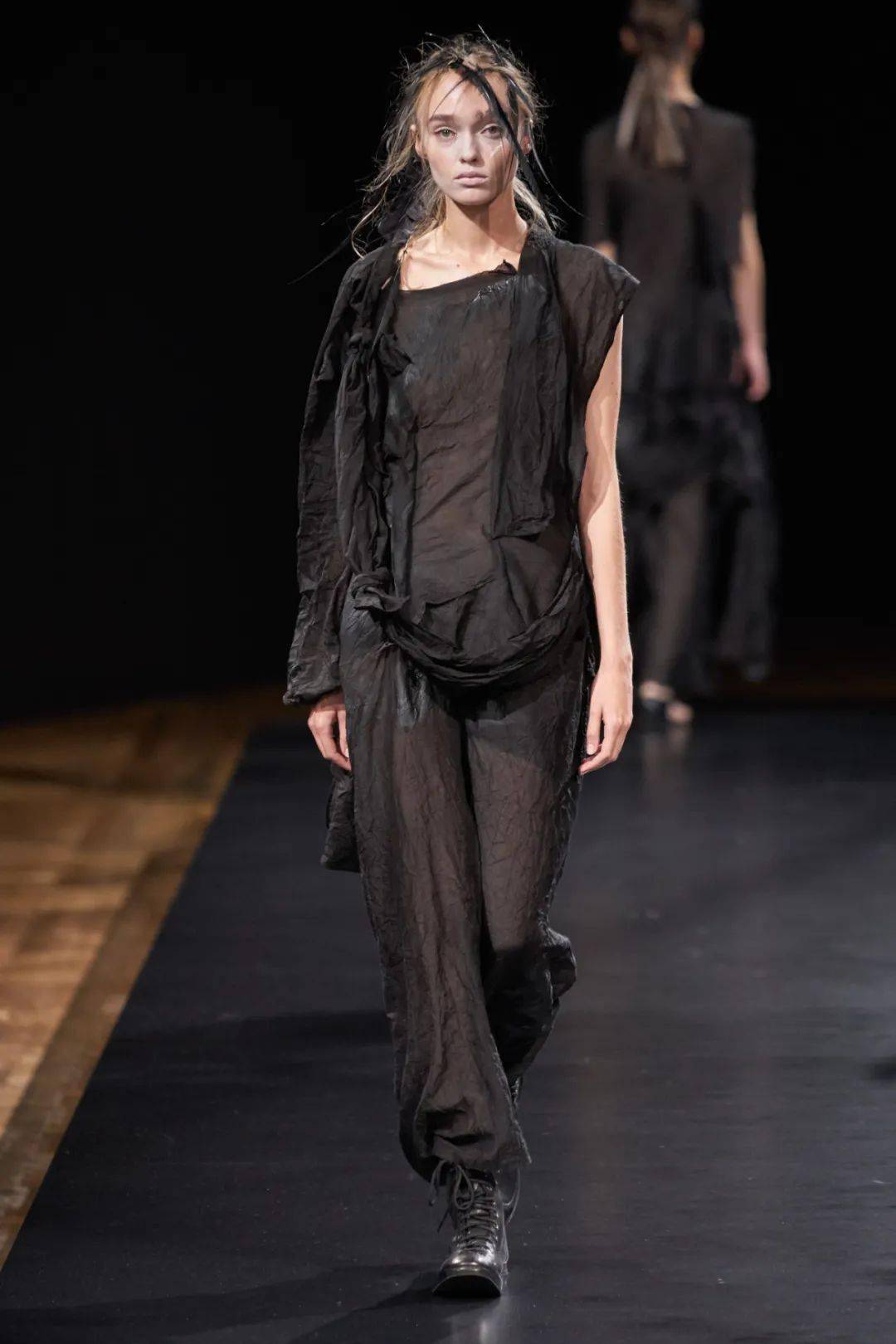剪裁|Yohji Yamamoto 2021春夏丨标签式解构设计