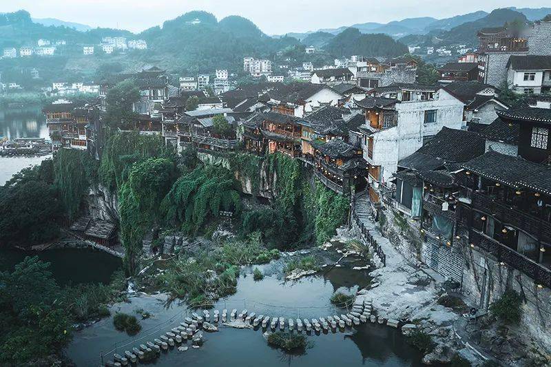 芙蓉镇人口数量_芙蓉镇夜景