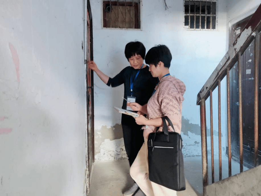 人口普查员喊到_人口普查员证件图片(3)