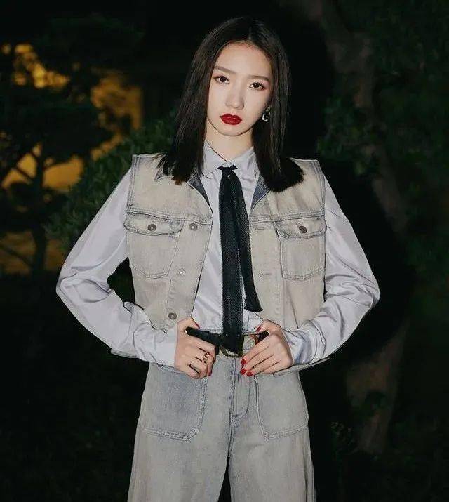 屏障|?孟美岐生图泄密!真实素颜也美炸是怎么做到的?