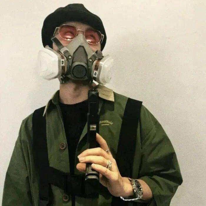最近很火的图片男 28f1b6419b724ed9847830d778dab7aa.jpeg