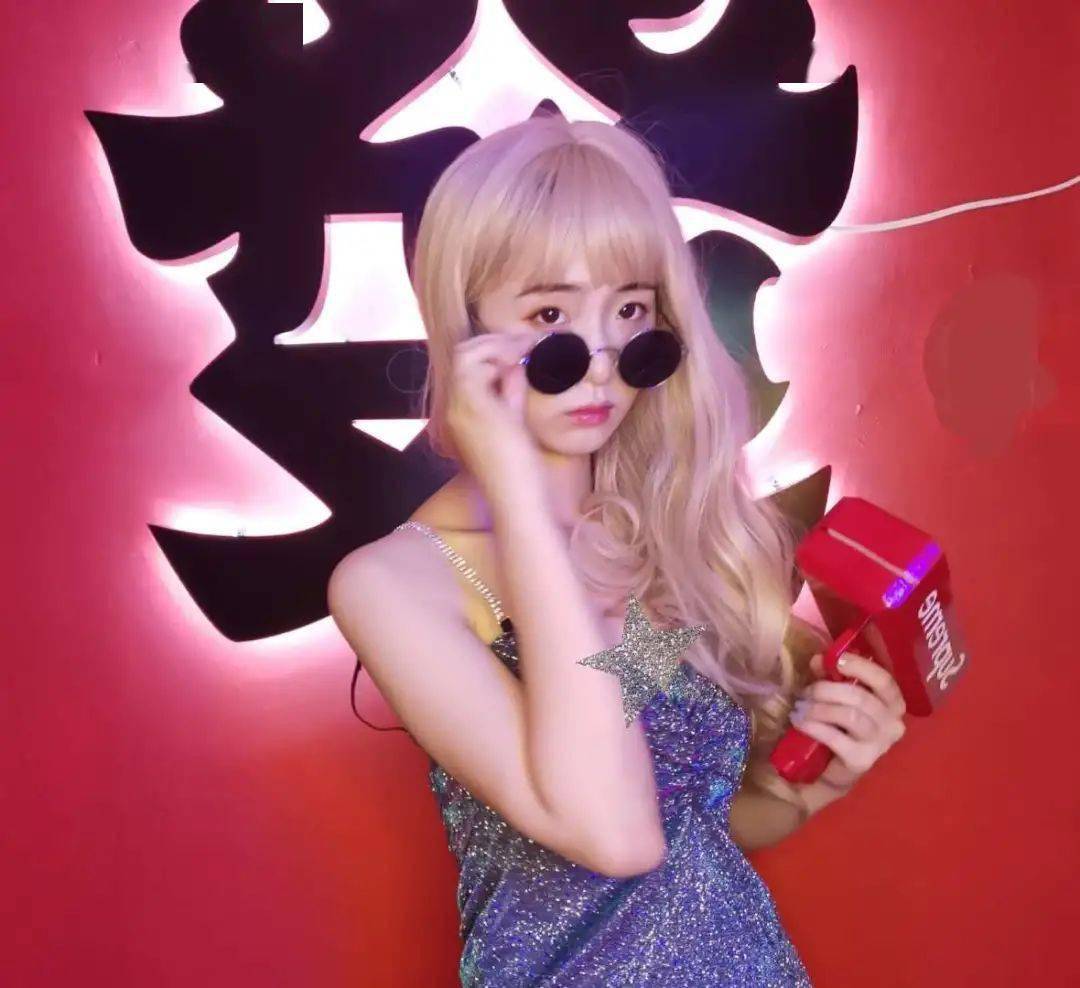 国潮|美炸了！国潮旗袍、复古港风、JK制服...这家换装自拍馆太好拍了！3小时不限服装，20+拍照场景，100+种造型！随手拍出大片！