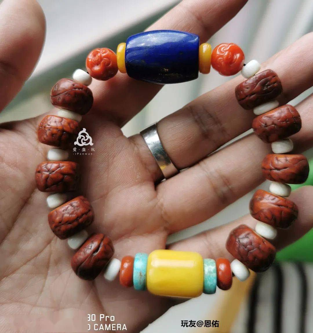 珠子|一颗联合料南红，花了10万！5颗珠子，花了几十万！现在有钱人都这样玩了么？！