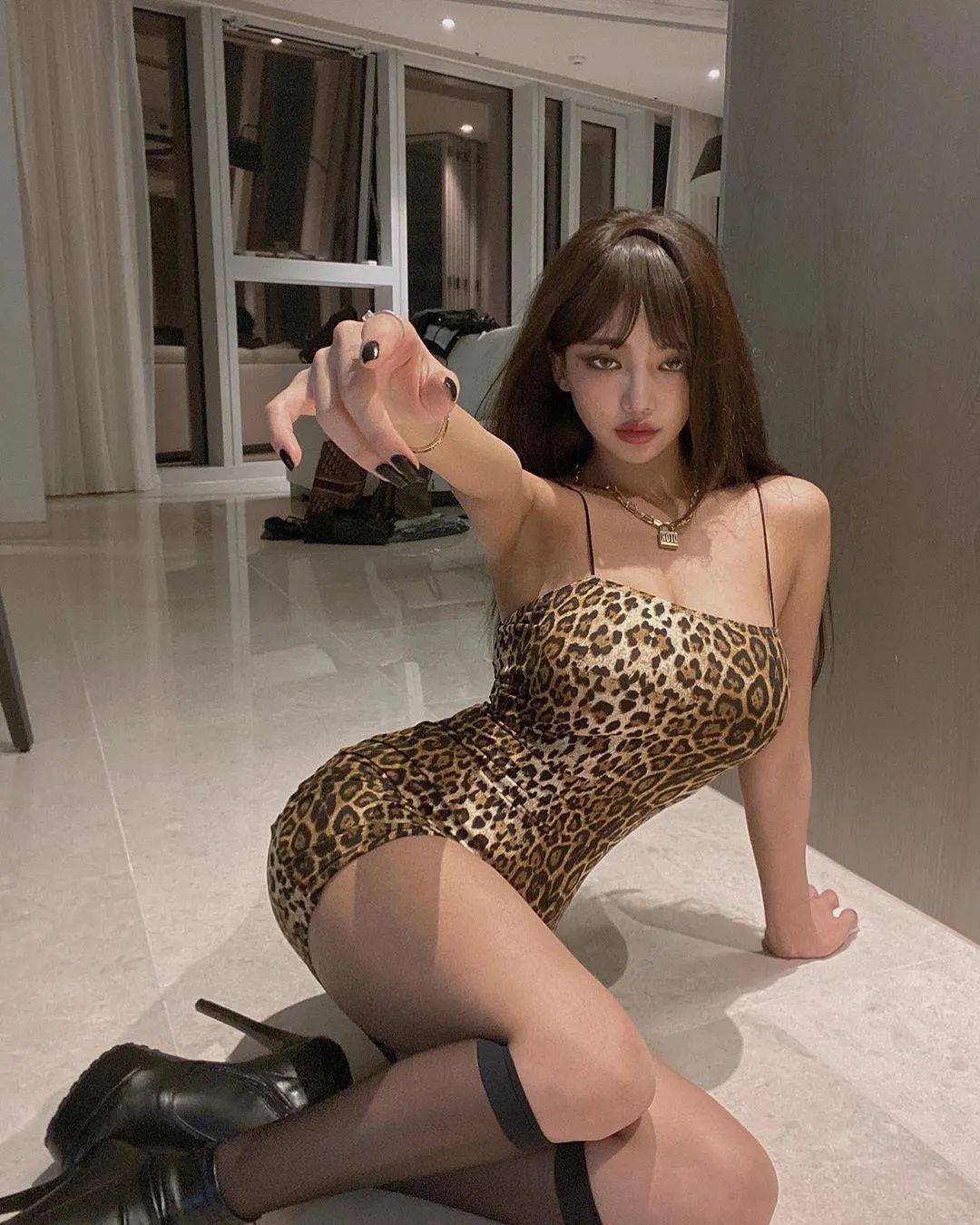 Sung|「F cup」或许有很多，但Jennie只有一个