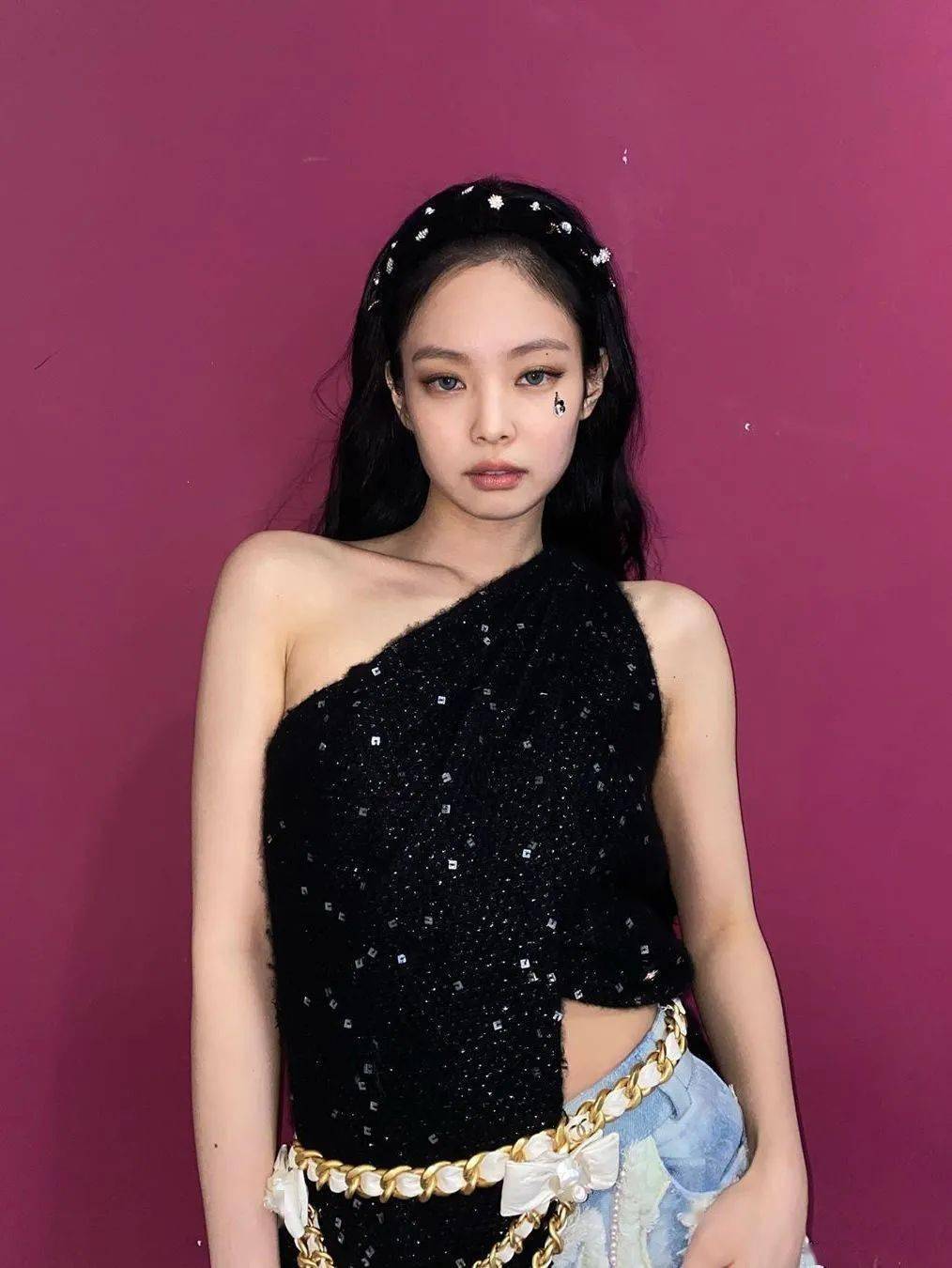 Sung|「F cup」或许有很多，但Jennie只有一个