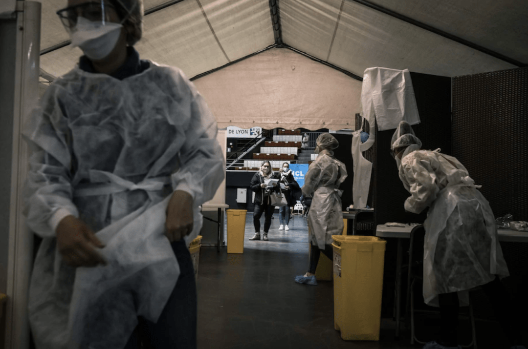 欧洲单日新增确诊病例已经突破10万例,超过美国等疫情严重国家