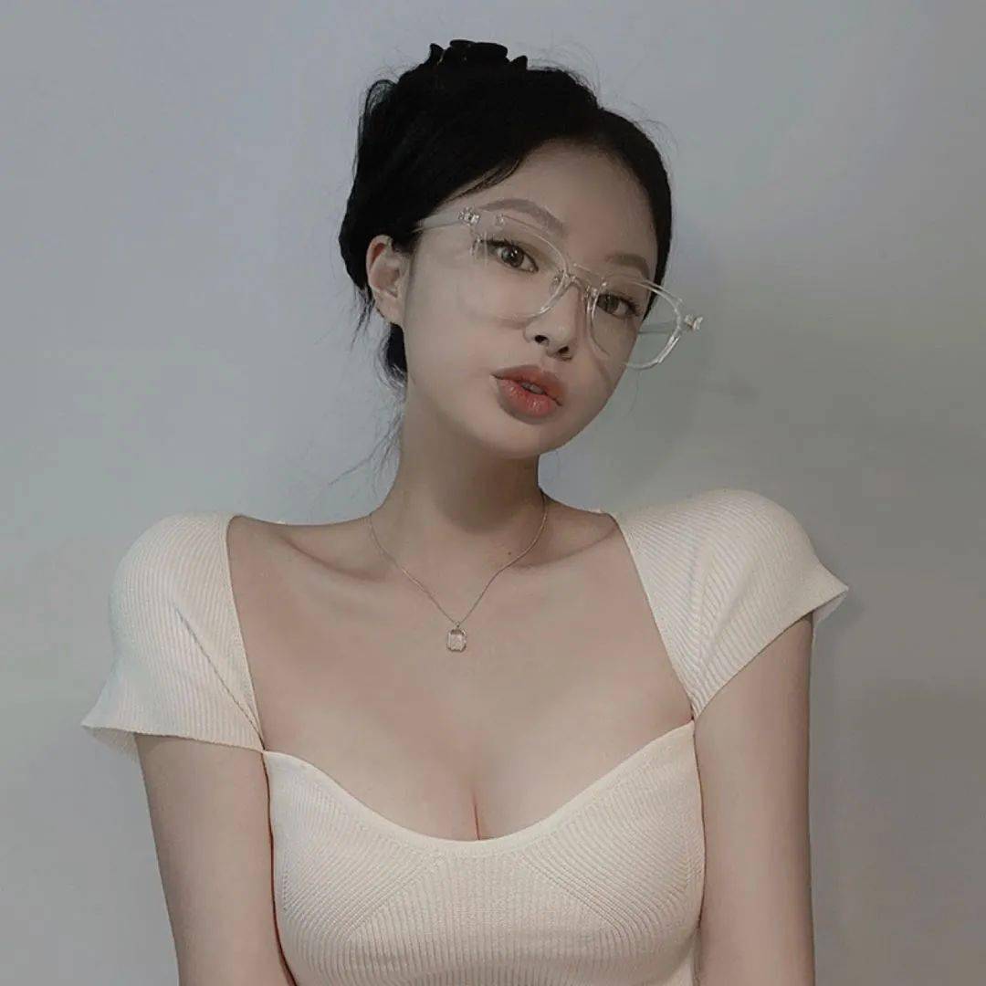 Sung|「F cup」或许有很多，但Jennie只有一个