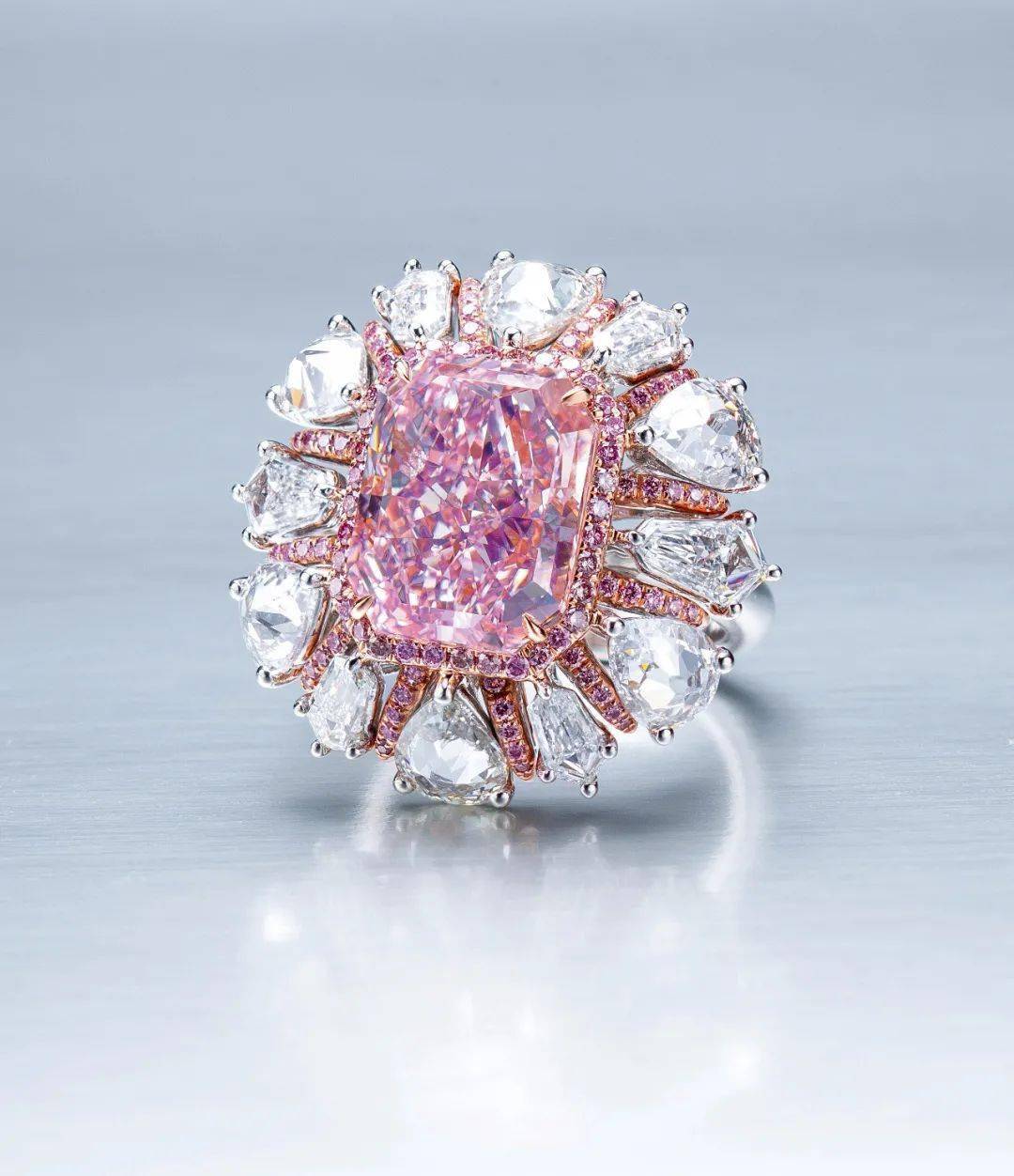 珠宝|【大象视界】刘銮雄随手卖点红酒到手5000万，这些才是富豪的传世之宝