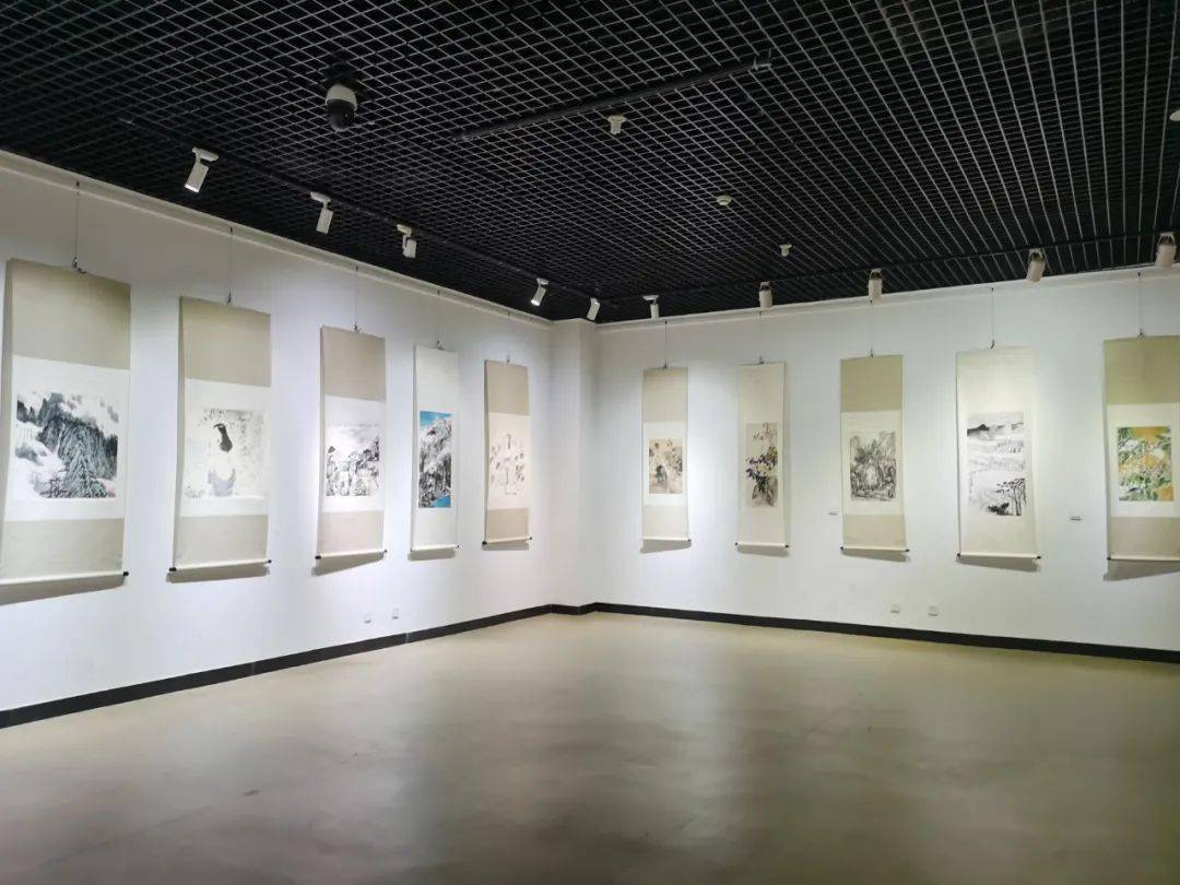 展讯《浙江省中国画名家邀请展》在市图书馆举行_展览