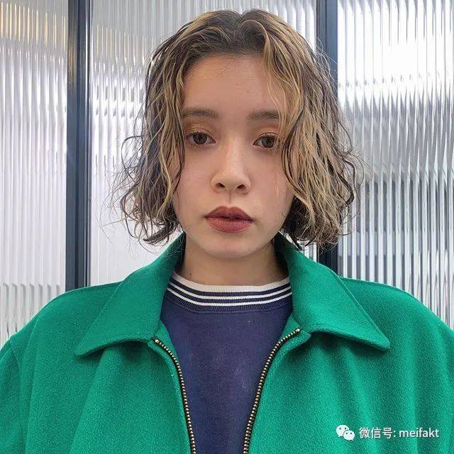 2020年烫发必收:日系烫发气势派头提案:ayx官方网站(图19)
2020年烫发必收:日系烫发气势派头提案:ayx官方网站(图19)