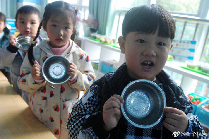 权属|爱惜粮食 从小做起