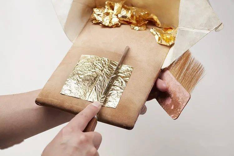 手袋|艺术升级丨LV 推出全球限量 200 只的 Arty Capucines 系列