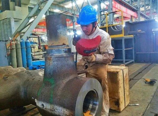 赵孔标|【匠人匠心·第27期】赵孔标：焊花飞舞铸匠心，刻苦钻研传绝活