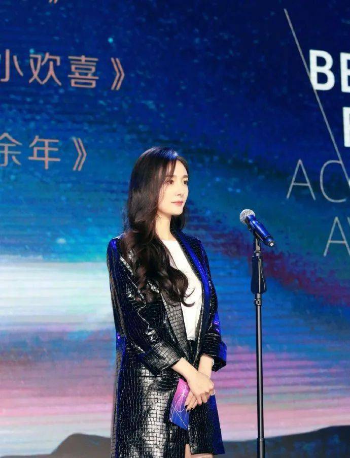 Lancel|壹周潮话题 | 一周看了三场珠宝展，今年又买不成保时捷了！（狗头）