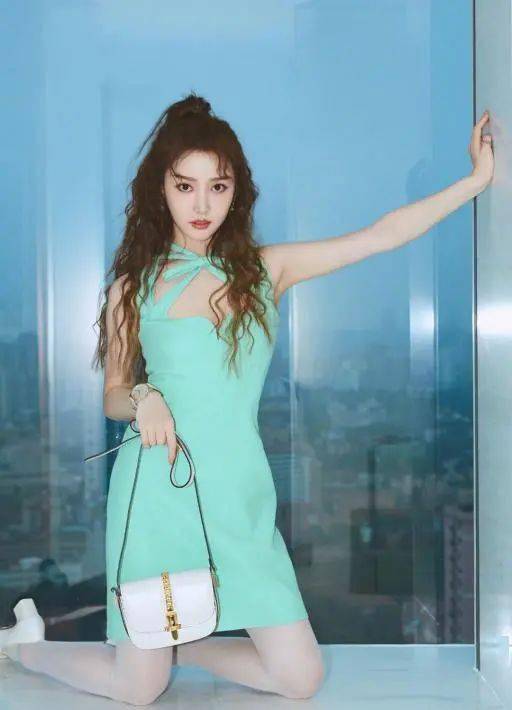 硬货|时尚丨穿薄荷绿总出错？点开收获全网最硬货搭配指南！