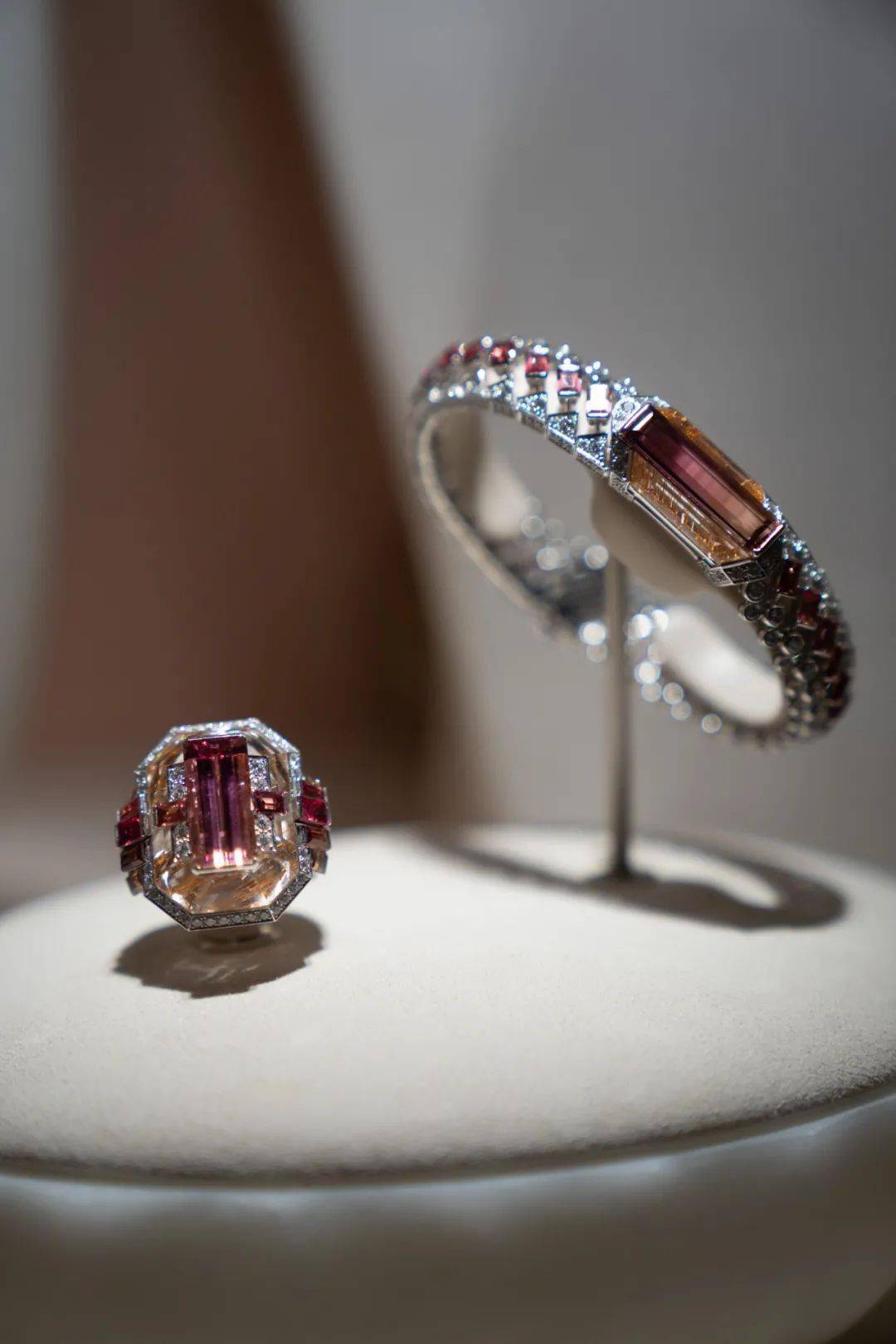 珠宝|看高级珠宝的心情，就像爱上金城武