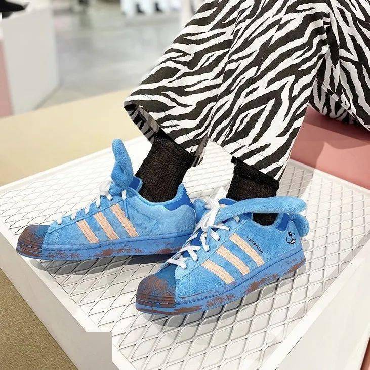 -in-|近期最贵的 10 双女鞋，“奶茶”和“小香奈儿”的同鞋型 battle