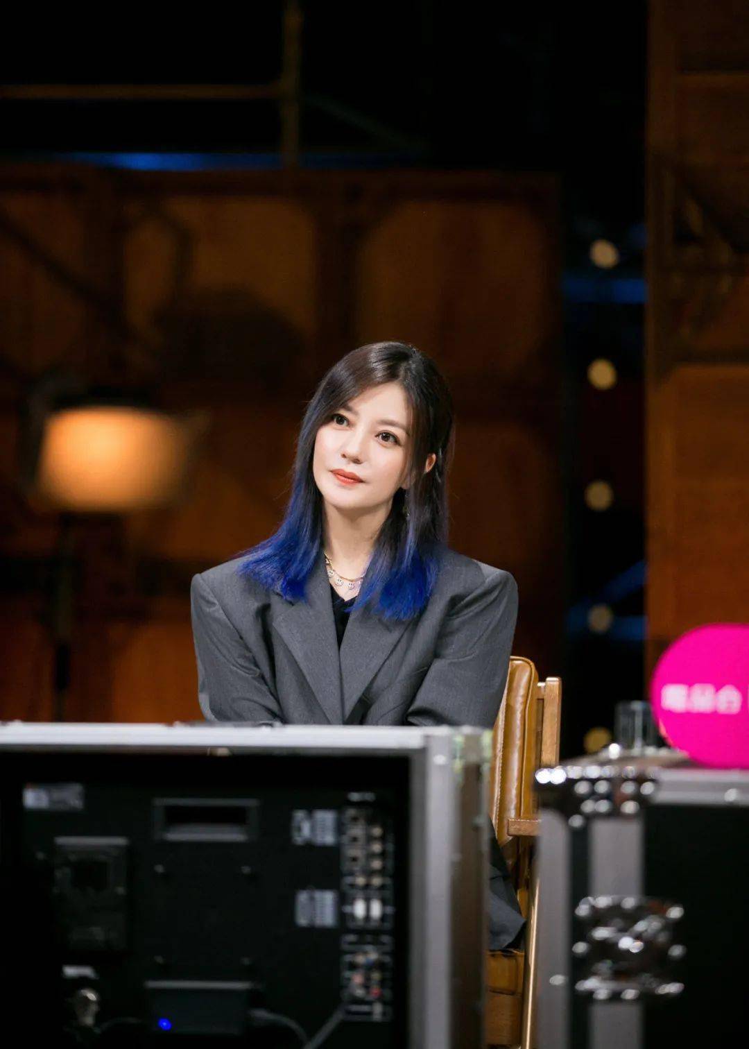 新造型|看了Lisa的新造型,这一次我决定放过我的头发……